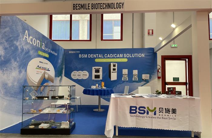 Besmile at Italian Dental Show.jpg